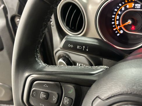 Used 2021 Jeep Wrangler Unlimited Willys image 13