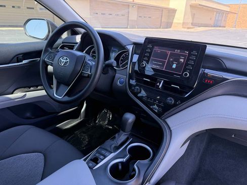 Used 2022 Toyota Camry LE FWD image 16