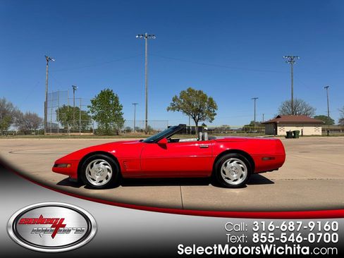 Used 1995 Chevrolet Corvette Convertible RWD image 1