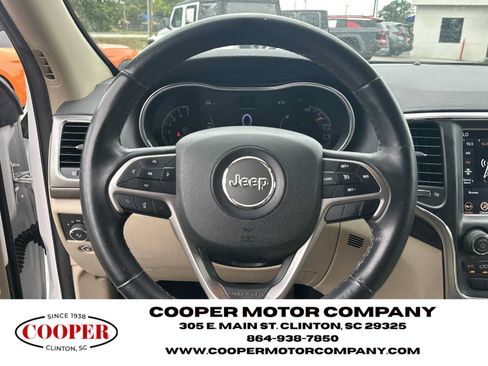 Used 2018 Jeep Grand Cherokee Laredo RWD image 26
