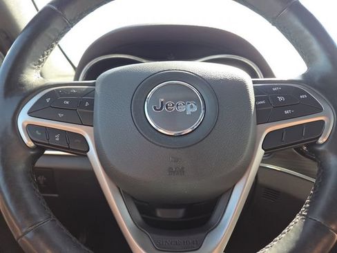 Used 2020 Jeep Grand Cherokee Limited w/ Luxury Group II AWD/4WD image 36