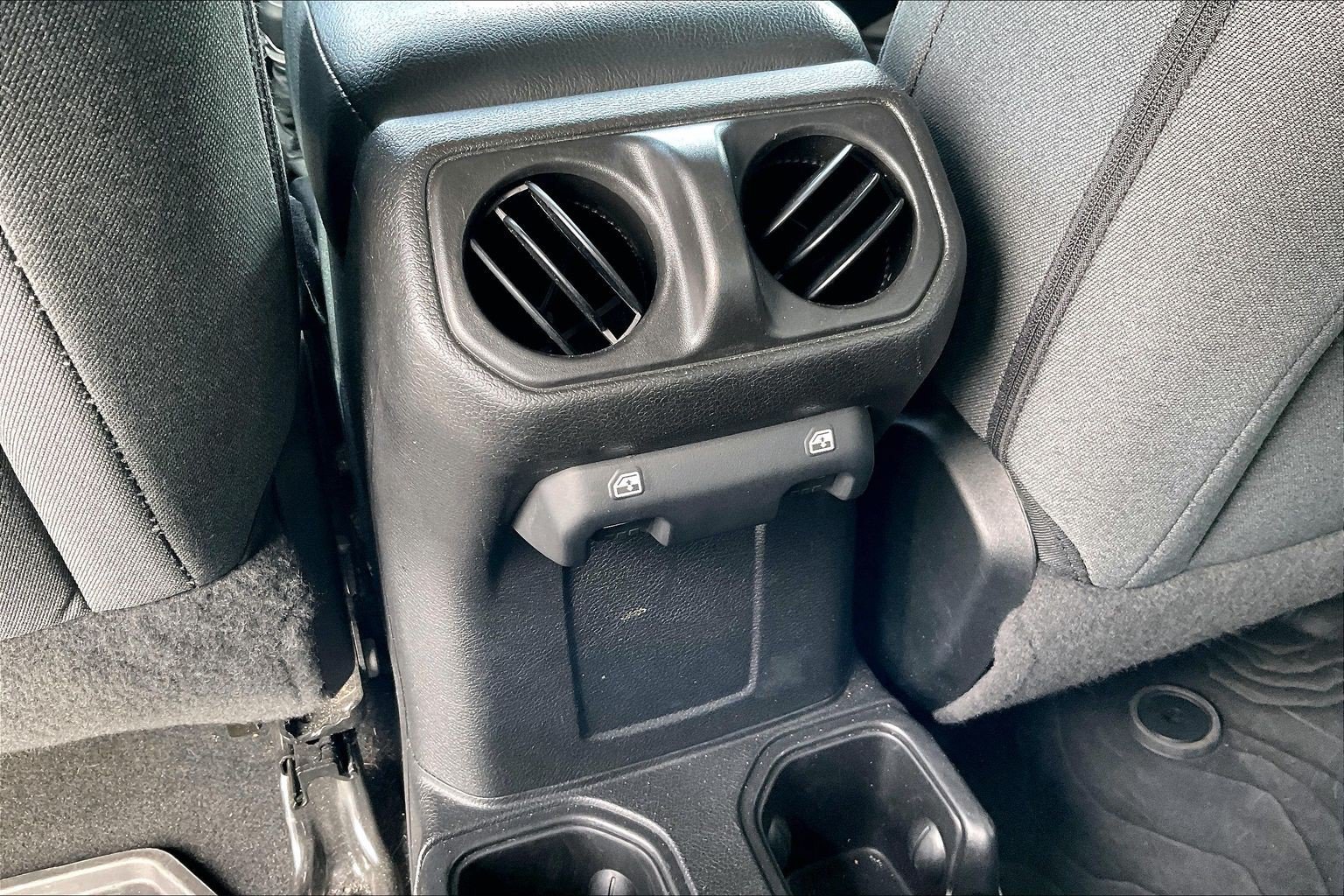 Used 2024 Jeep Wrangler Unlimited Sport AWD/4WD image 35