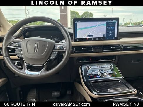 Used 2022 Lincoln Nautilus Reserve AWD/4WD image 23