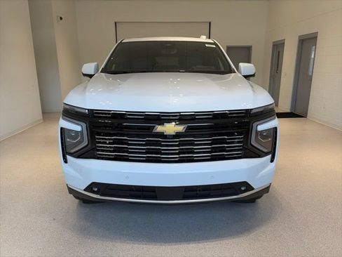 New 2026 Chevrolet Suburban High Country AWD/4WD image 2