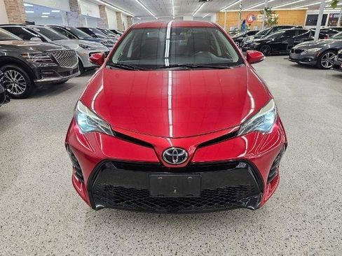 Used 2018 Toyota Corolla SE FWD image 2