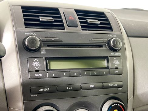 Used 2011 Toyota Corolla LE image 27