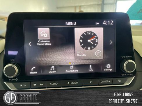 Used 2024 Nissan Rogue SV w/ SV Premium Package image 19