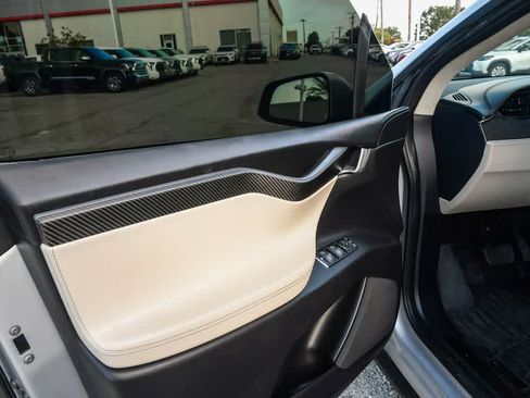 Used 2018 Tesla Model X 75D AWD/4WD image 28