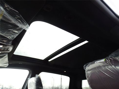 Used 2025 RAM 1500 Limited image 30