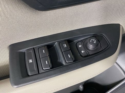 Certified 2025 Subaru Forester Base image 24