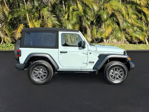 Used 2024 Jeep Wrangler Sport AWD/4WD image 4