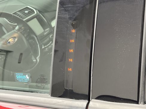 Used 2017 Ford Explorer XLT w/ Equipment Group 202A image 6