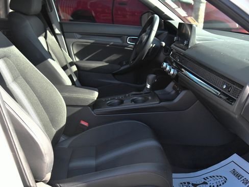 Used 2025 Honda Civic Sport image 41