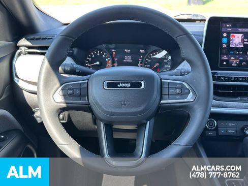 Used 2025 Jeep Compass Latitude AWD/4WD image 28