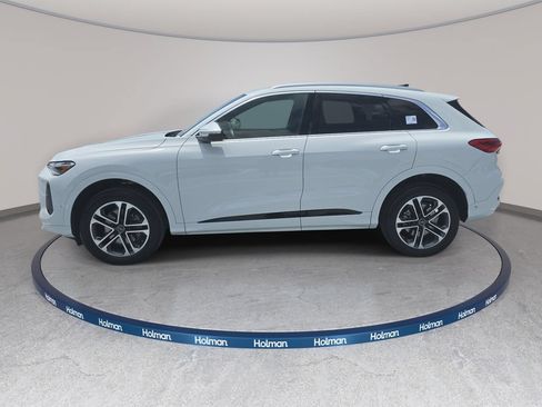 Certified 2025 Audi Q5 Premium w/ Convenience Package AWD/4WD image 8