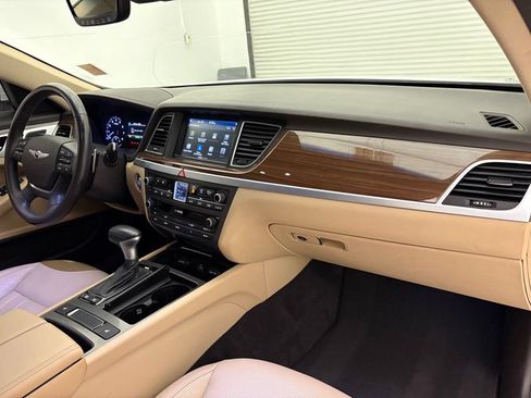 Used 2019 Genesis G80 3.8 RWD image 38