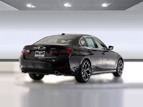 Used 2025 BMW 330i Sedan w/ Convenience Package RWD image 9