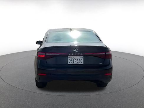 Used 2025 Volkswagen Jetta SE image 12