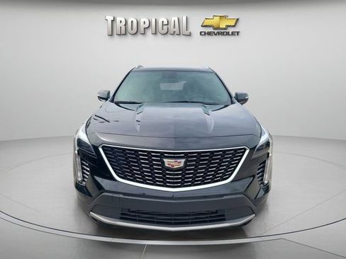 Used 2023 Cadillac XT4 Premium Luxury FWD image 8