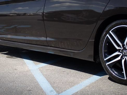 Used 2017 Honda Accord Sport image 9