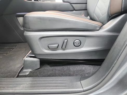 Used 2025 Nissan Pathfinder Platinum w/ Cargo Package FWD image 21