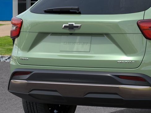 New 2026 Chevrolet Trax ACTIV w/ Sunroof Package FWD image 14