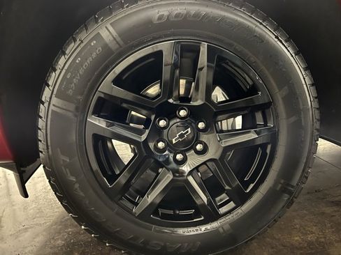 Used 2022 Chevrolet Silverado 1500 RST w/ LPO, Dark Essentials Package image 11