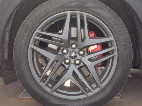 Used 2025 Ford Explorer ST image 7