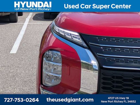 Used 2023 Mitsubishi Outlander SE AWD/4WD image 9