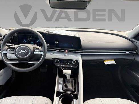 New 2026 Hyundai Elantra Limited FWD image 33