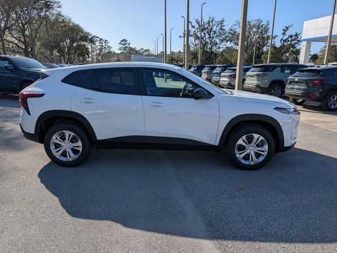 New 2026 Chevrolet Trax LS image 10