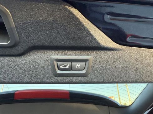 Used 2017 BMW X5 M image 12