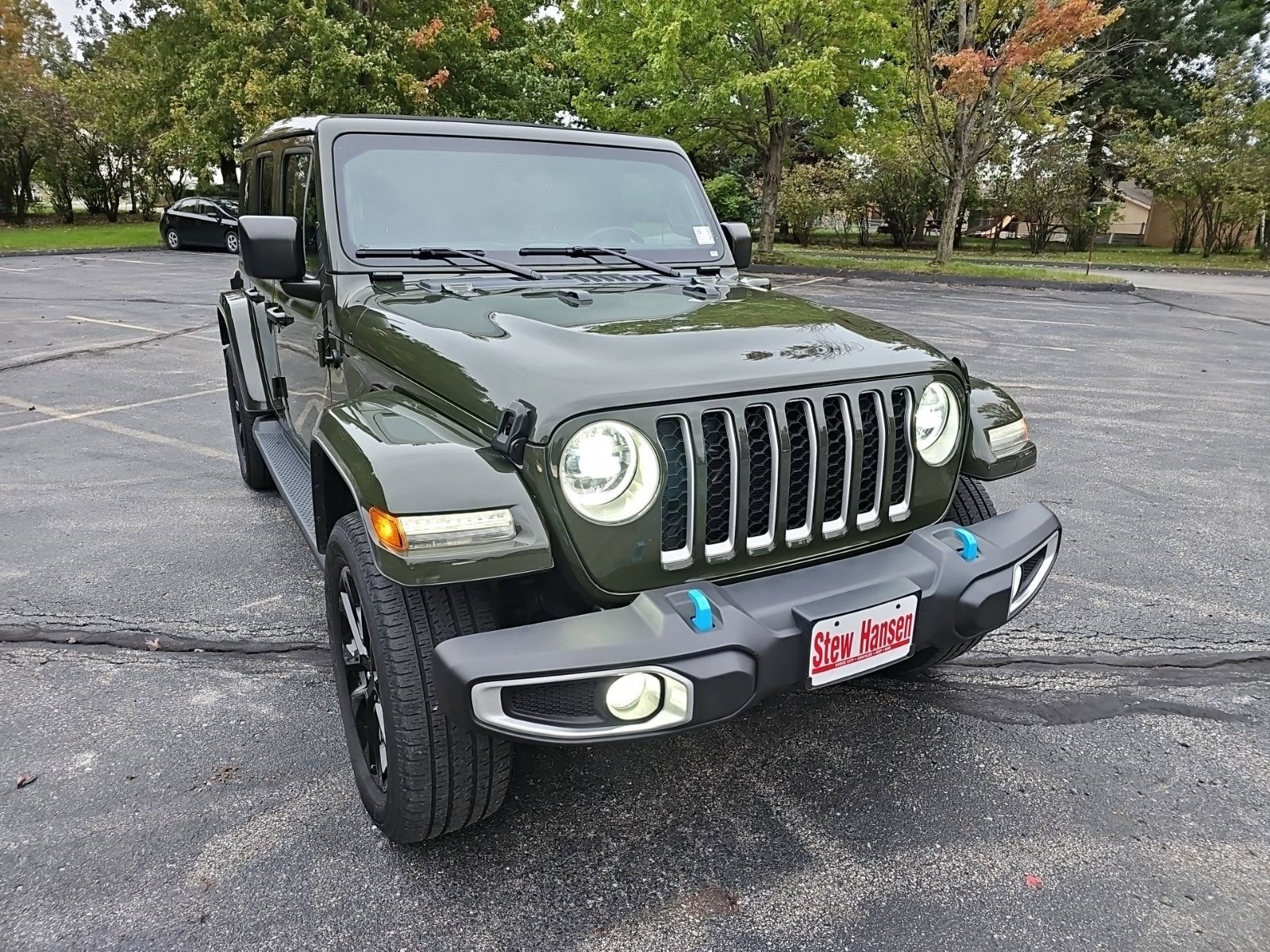 Used 2023 Jeep Wrangler Unlimited Sahara w/ Cold Weather Group AWD/4WD image 6