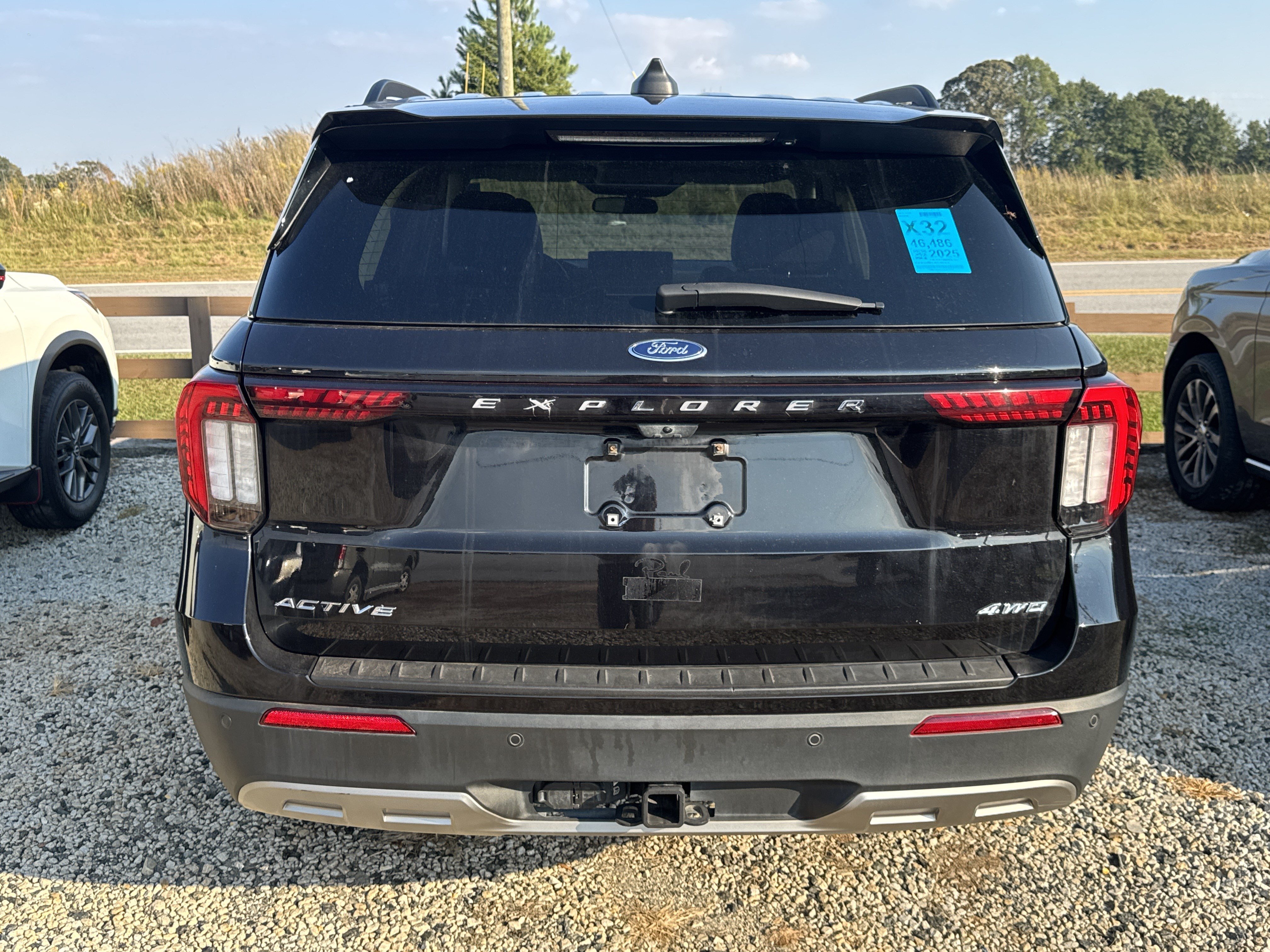 Used 2025 Ford Explorer Active w/ Active Comfort Package AWD/4WD image 5