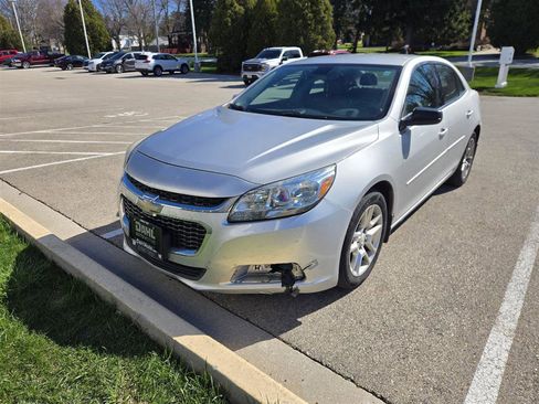 Used 2015 Chevrolet Malibu LT w/ Power Convenience Package image 12