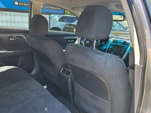 Used 2015 Nissan Altima 2.5 SV w/ Convenience Package FWD image 18