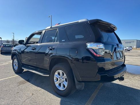 Used 2018 Toyota 4Runner SR5 image 4