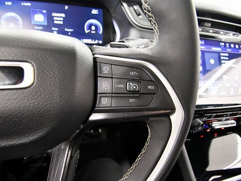 Used 2023 Jeep Grand Cherokee L Altitude image 22