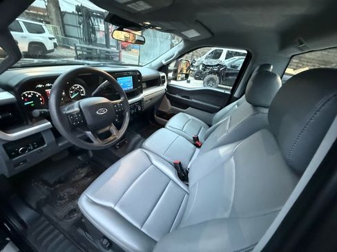 Used 2023 Ford F250 XL w/ Snow Plow/Camper Package image 7