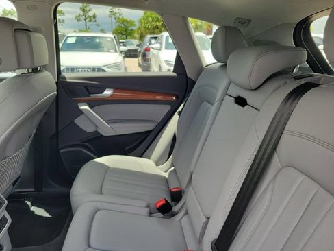 Used 2023 Audi Q5 2.0T Premium Plus w/ Premium Plus Package AWD/4WD image 11