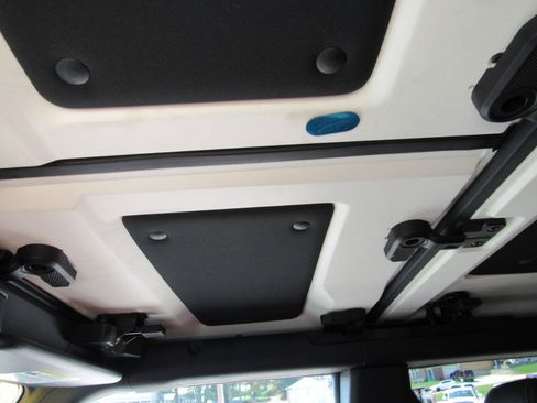 Used 2025 Ford Bronco Badlands AWD/4WD image 31