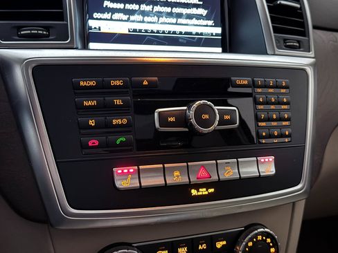 Used 2015 Mercedes-Benz ML 350 ML350 4MATIC w/ Premium 1 Package image 35