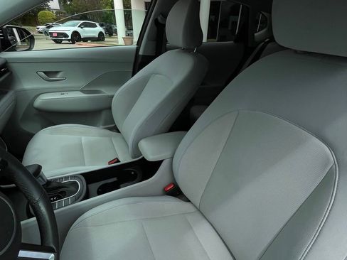 Used 2025 Hyundai Kona SEL FWD image 21