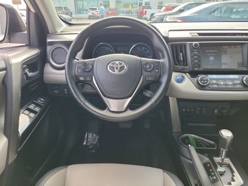 Used 2018 Toyota RAV4 Limited w/ Advanced Technology Package AWD/4WD image 10
