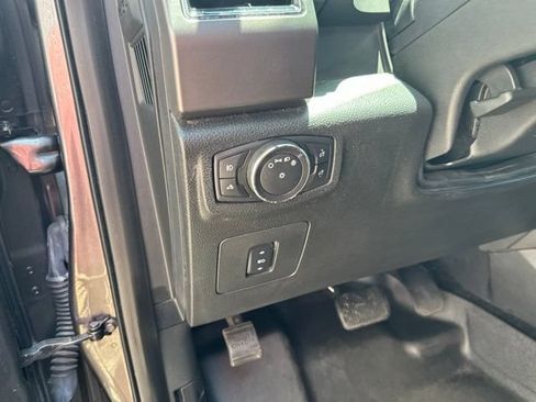 Used 2017 Ford F150 XLT w/ Equipment Group 302A Luxury AWD/4WD image 21