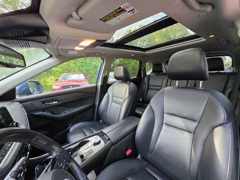 Used 2023 Nissan Rogue SL w/ SL Premium Package image 12