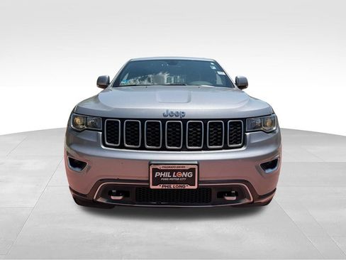 Used 2018 Jeep Grand Cherokee Limited AWD/4WD image 2