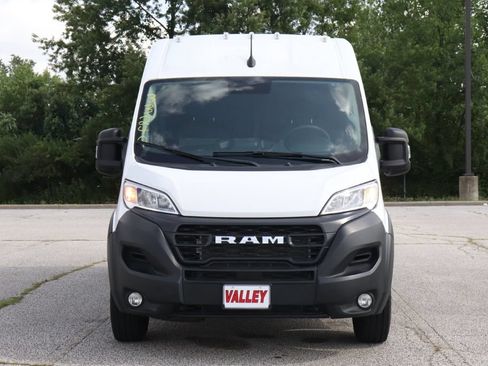 Used 2026 RAM ProMaster 2500 w/ Convenience Group FWD image 3