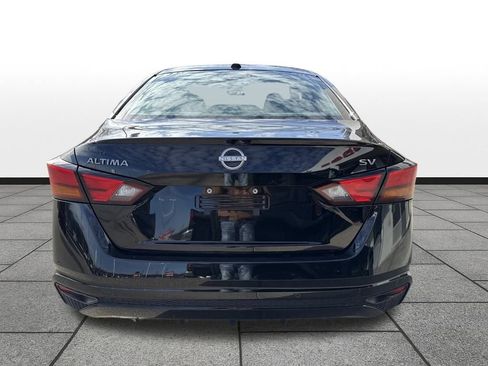 Used 2024 Nissan Altima 2.5 SV image 4