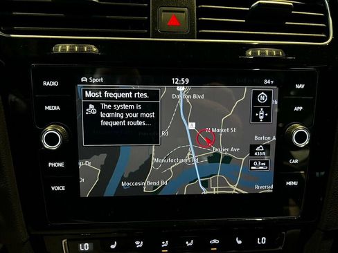 Used 2019 Volkswagen Golf 4-Door FWD image 14